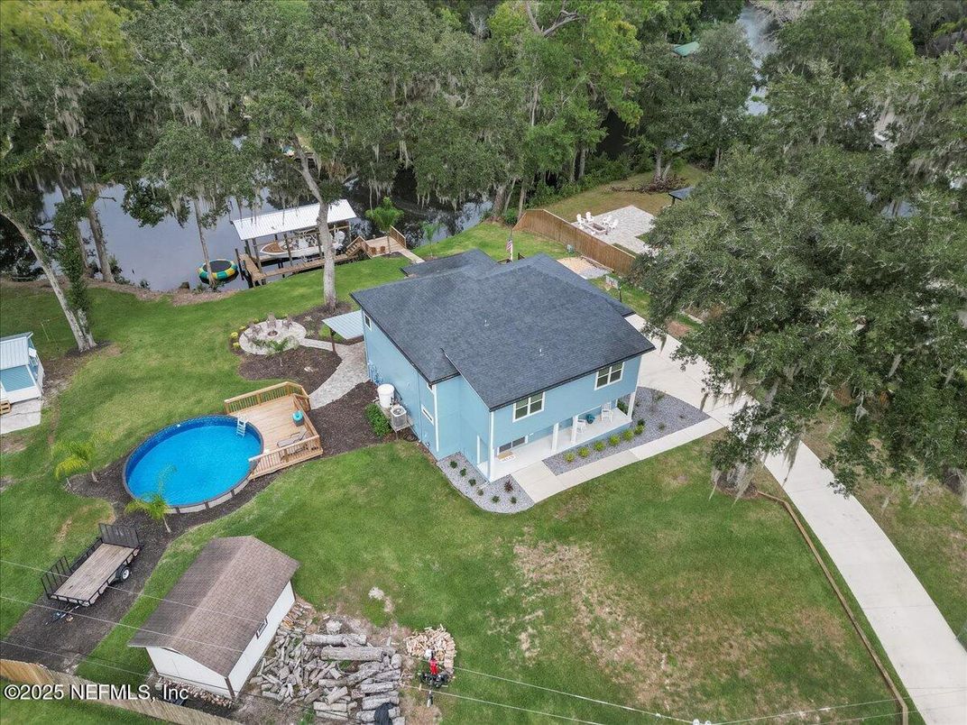 Exterior, Drone