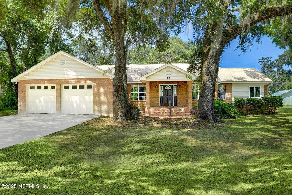 Attached, Exterior, Facade, Brick Facade, Ranch