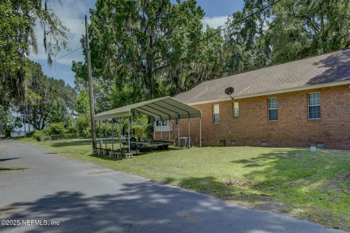 Backyard, Exterior