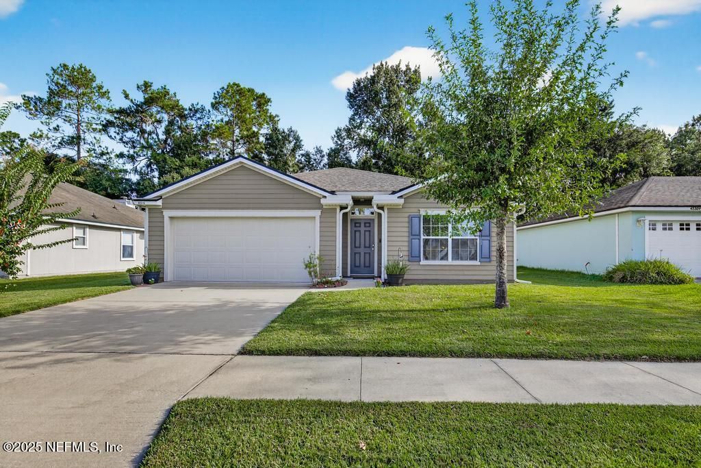 Attached, Exterior, Facade, Ranch