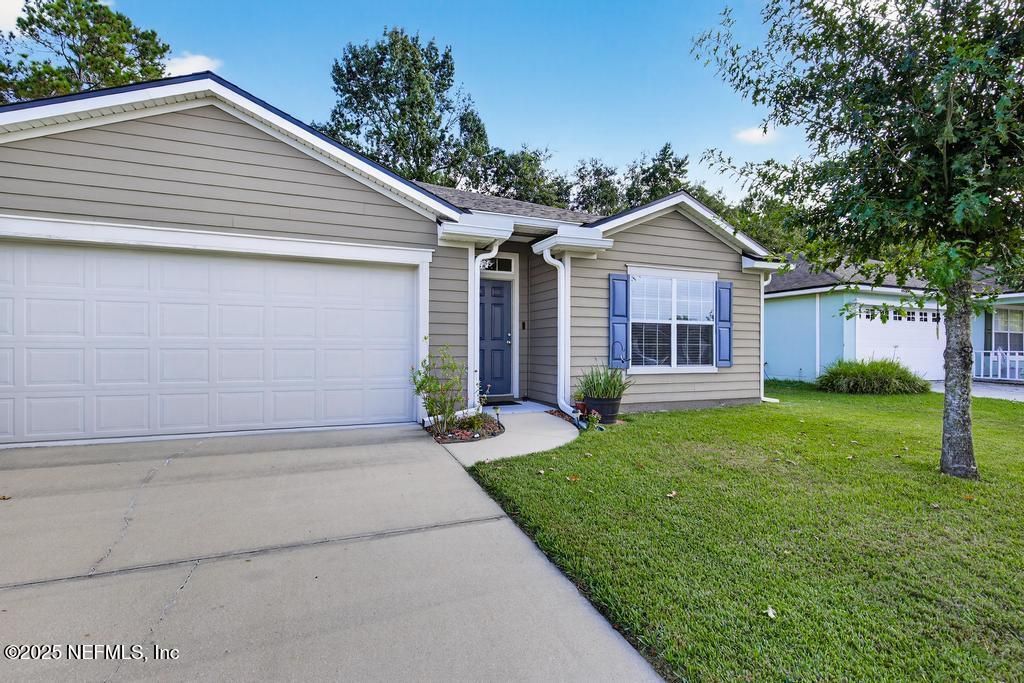 Attached, Exterior, Facade, Ranch