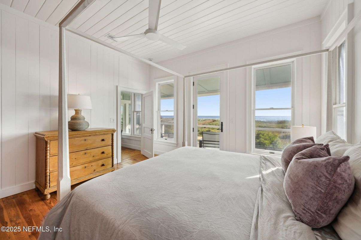 Bedroom, Interior, Water, Wood Texture Flooring