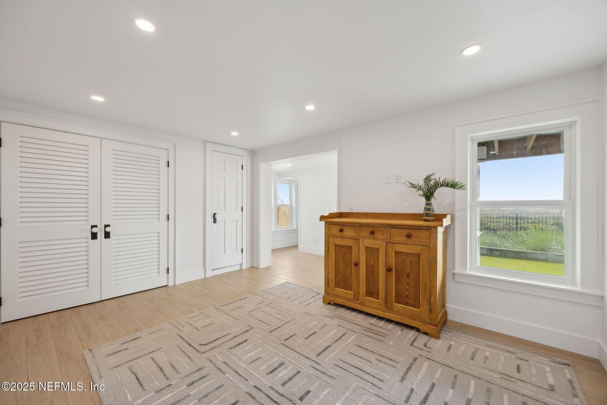 Interior, Recessed Lighting, Wood Texture Flooring