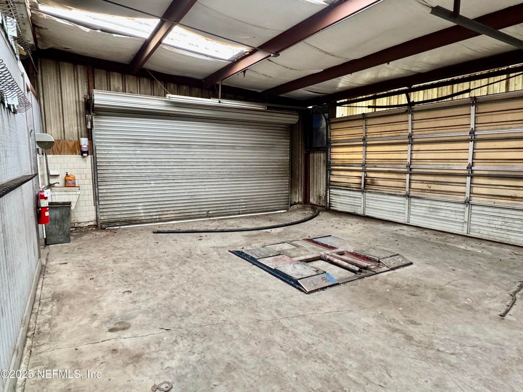Garage, Interior
