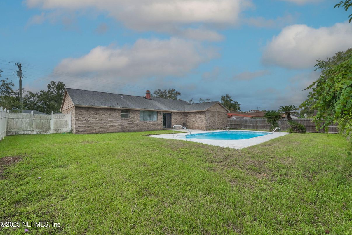 Backyard, Exterior, Pool