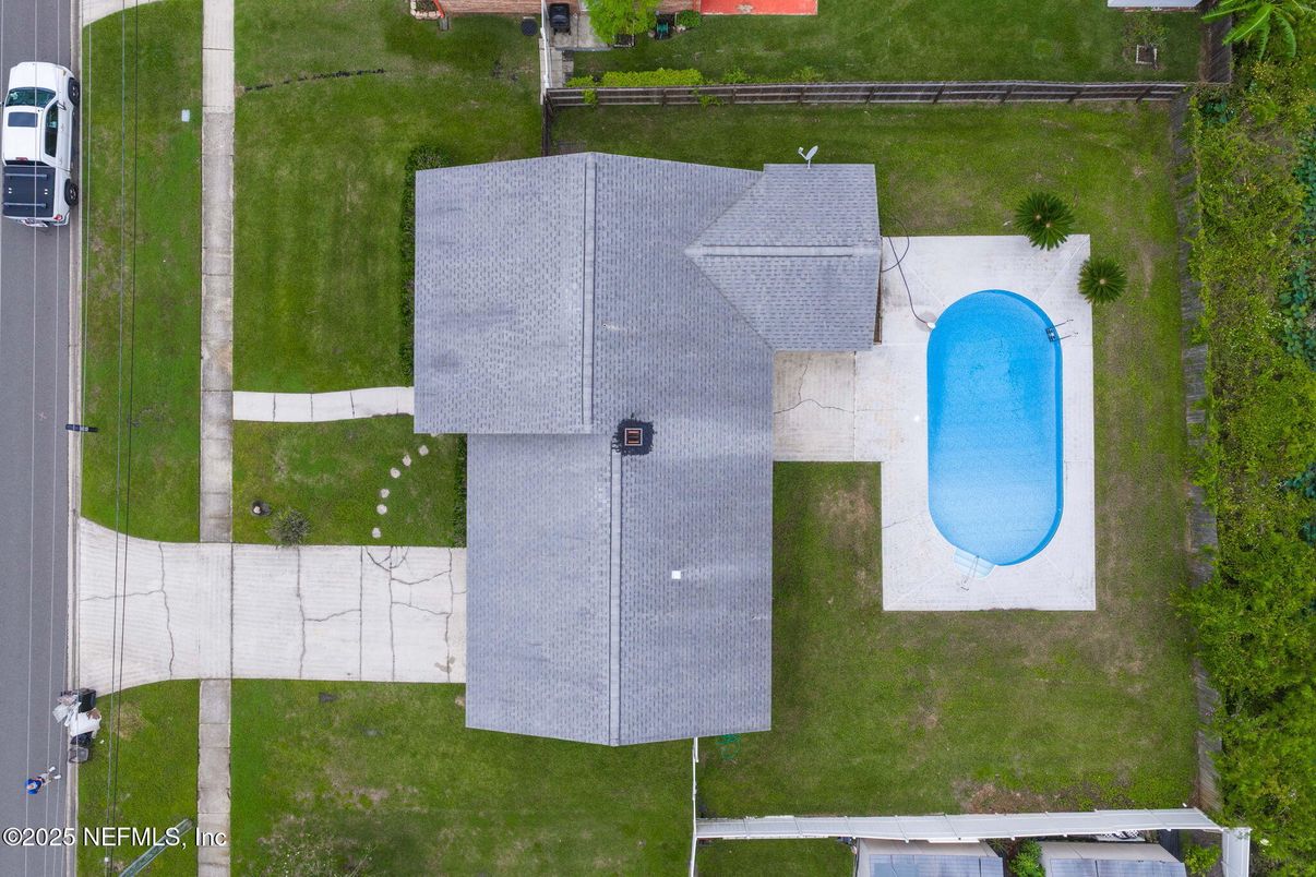 Exterior, Drone