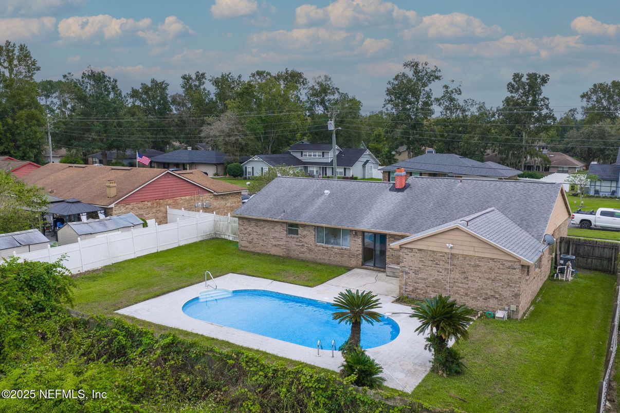 Exterior, Drone