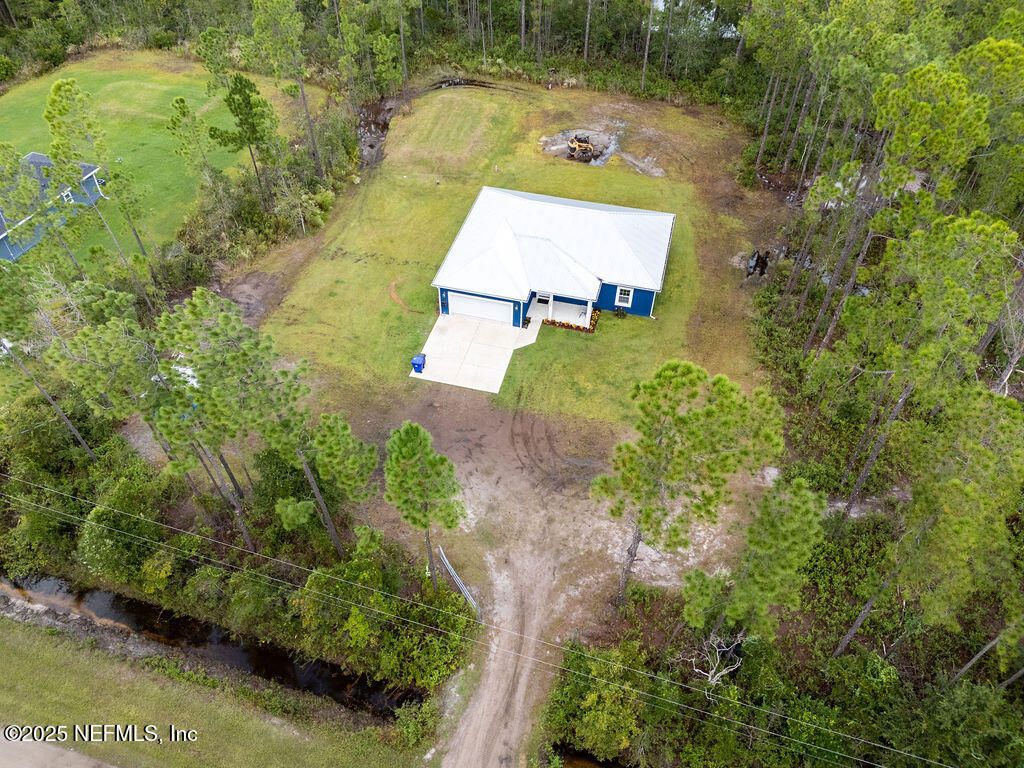 Exterior, Drone