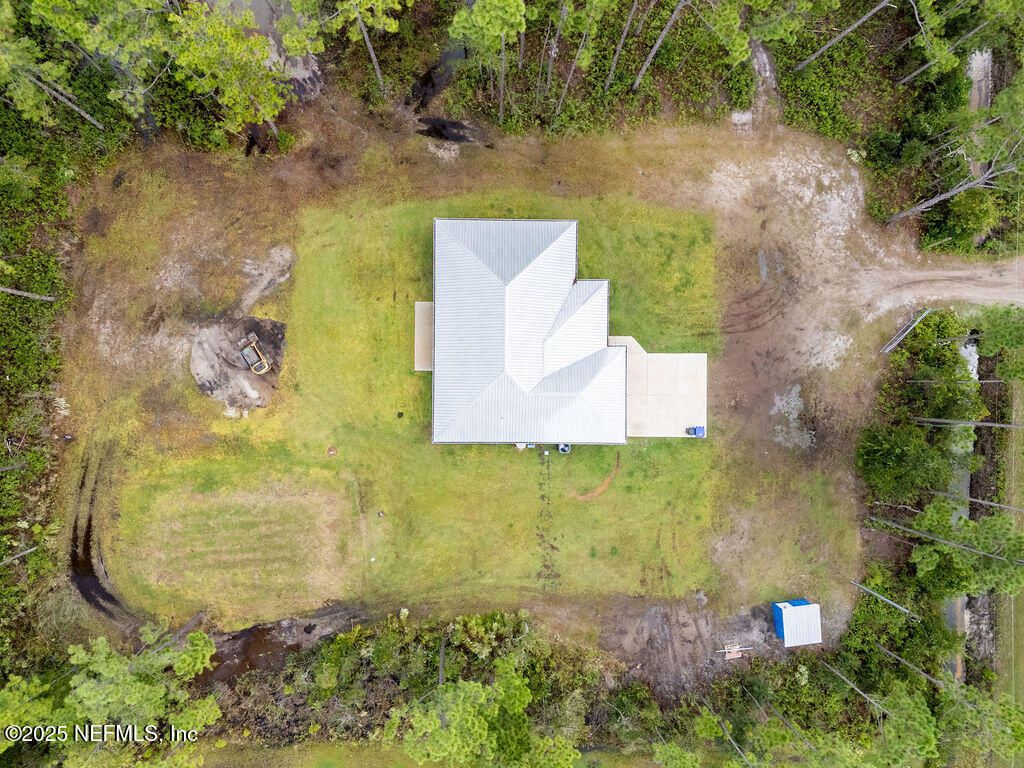 Exterior, Drone