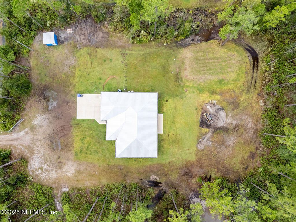 Exterior, Drone