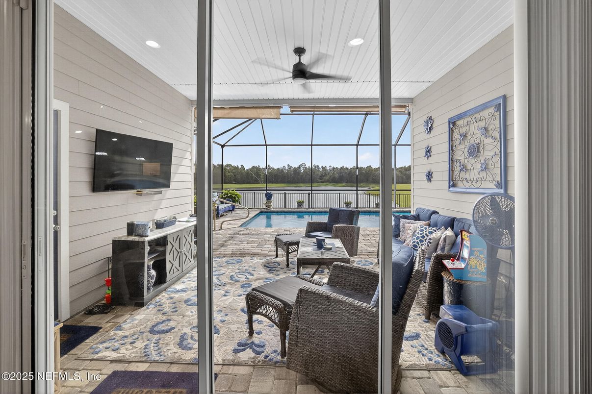 Interior, Living room, Pool, Recessed Lighting, Sun Room, Water