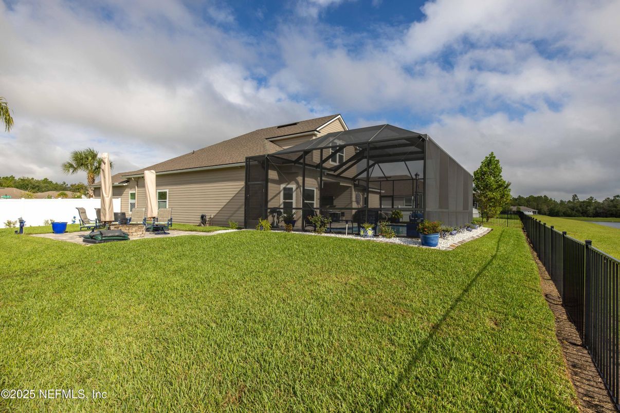 Backyard, Exterior