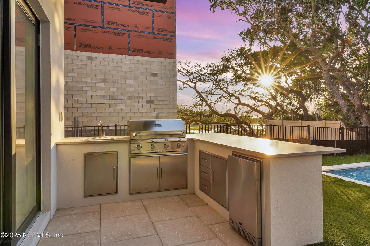Exterior, Outdoor Kitchen