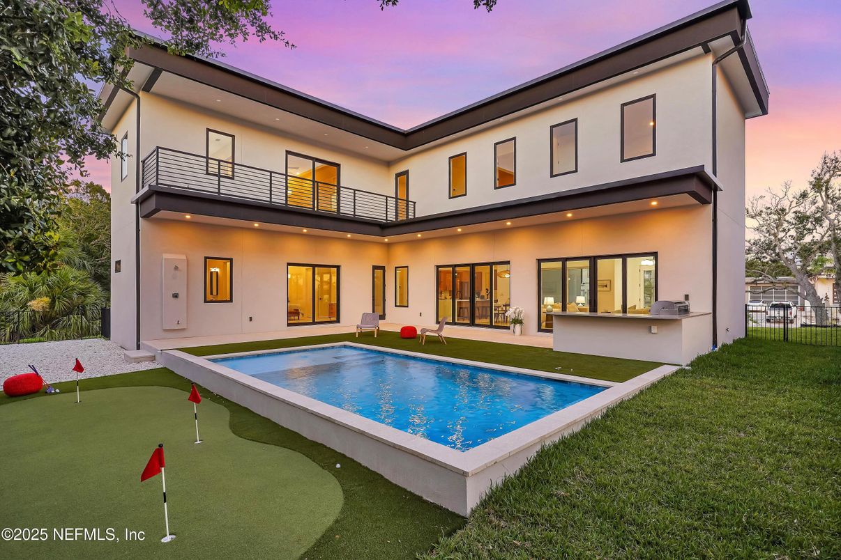 Backyard, Exterior, Pool