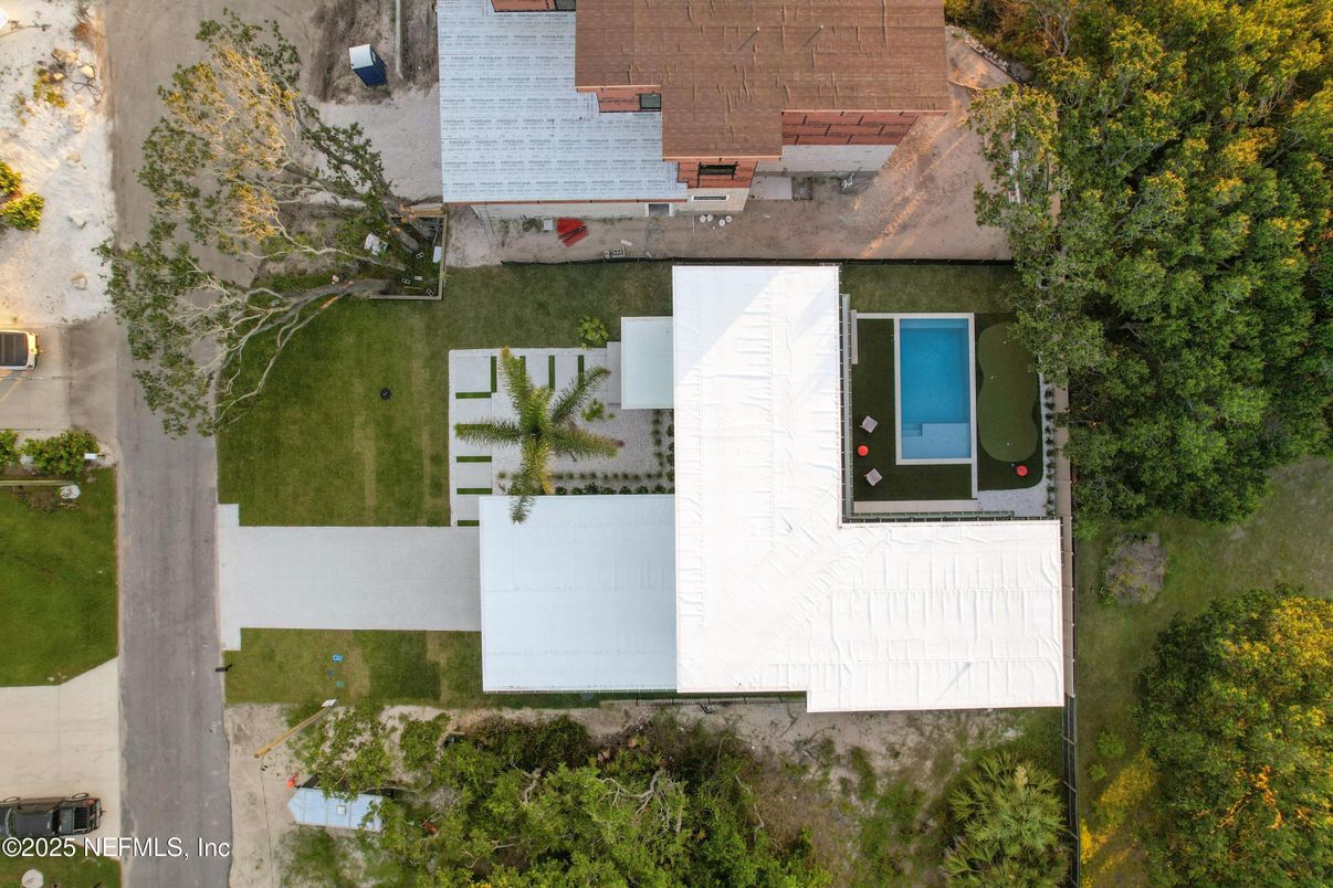 Exterior, Drone