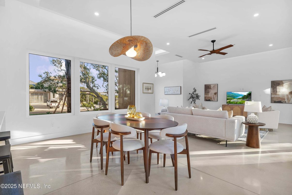 Dining room, Interior, Living room, Pendant Lights, Recessed Lighting