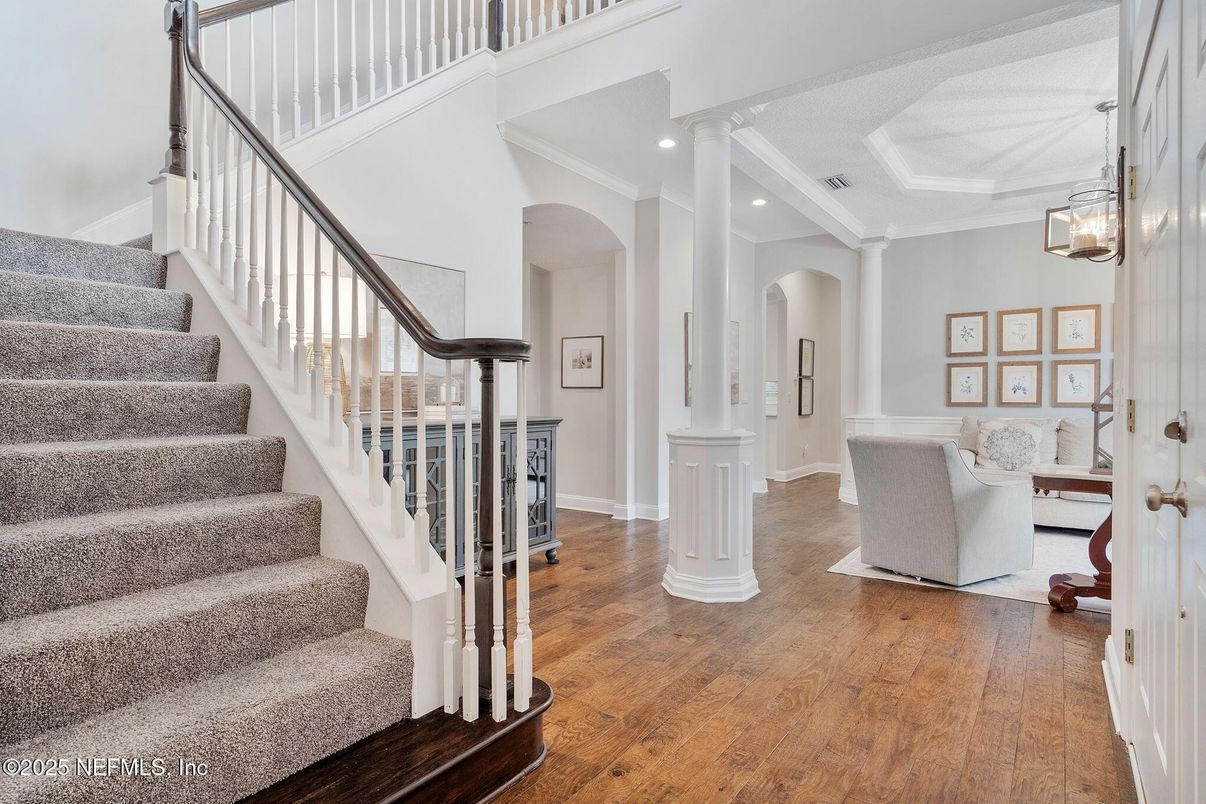 Interior, Pendant Lights, Recessed Lighting, Wood Texture Flooring