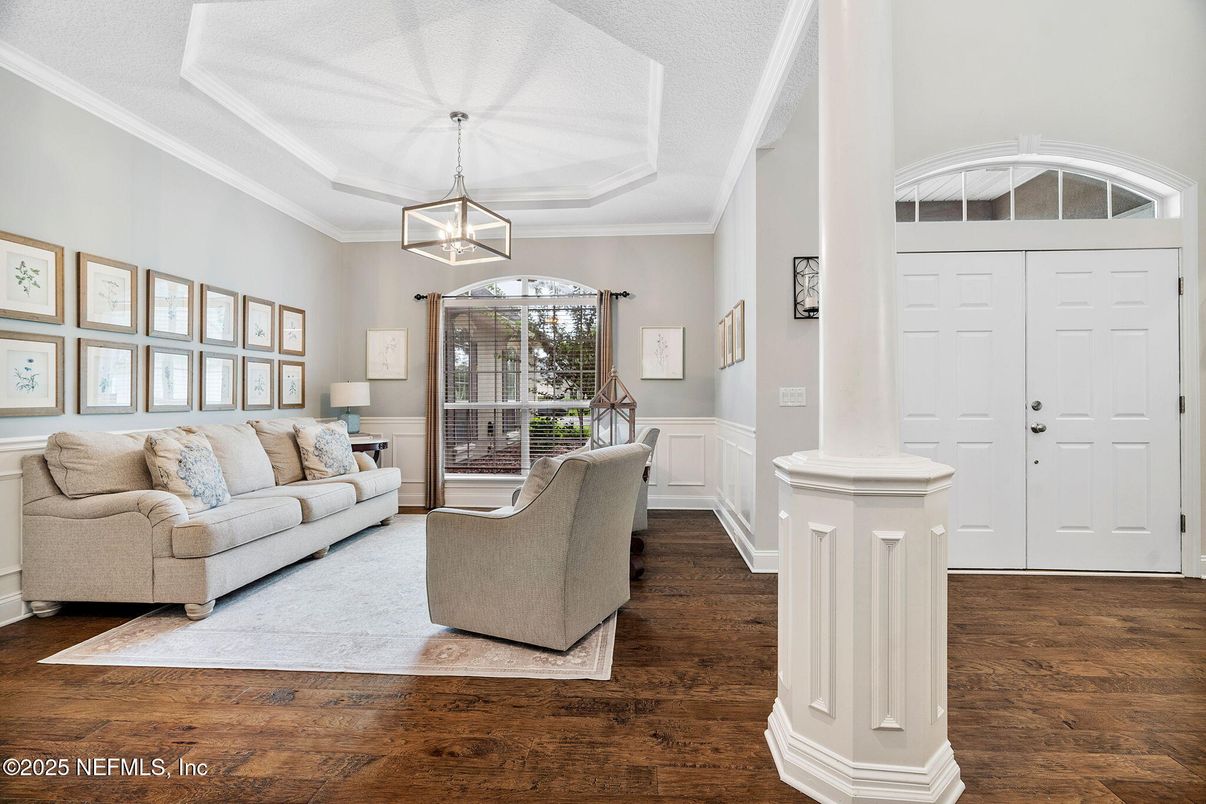 Interior, Living room, Pendant Lights, Wood Texture Flooring