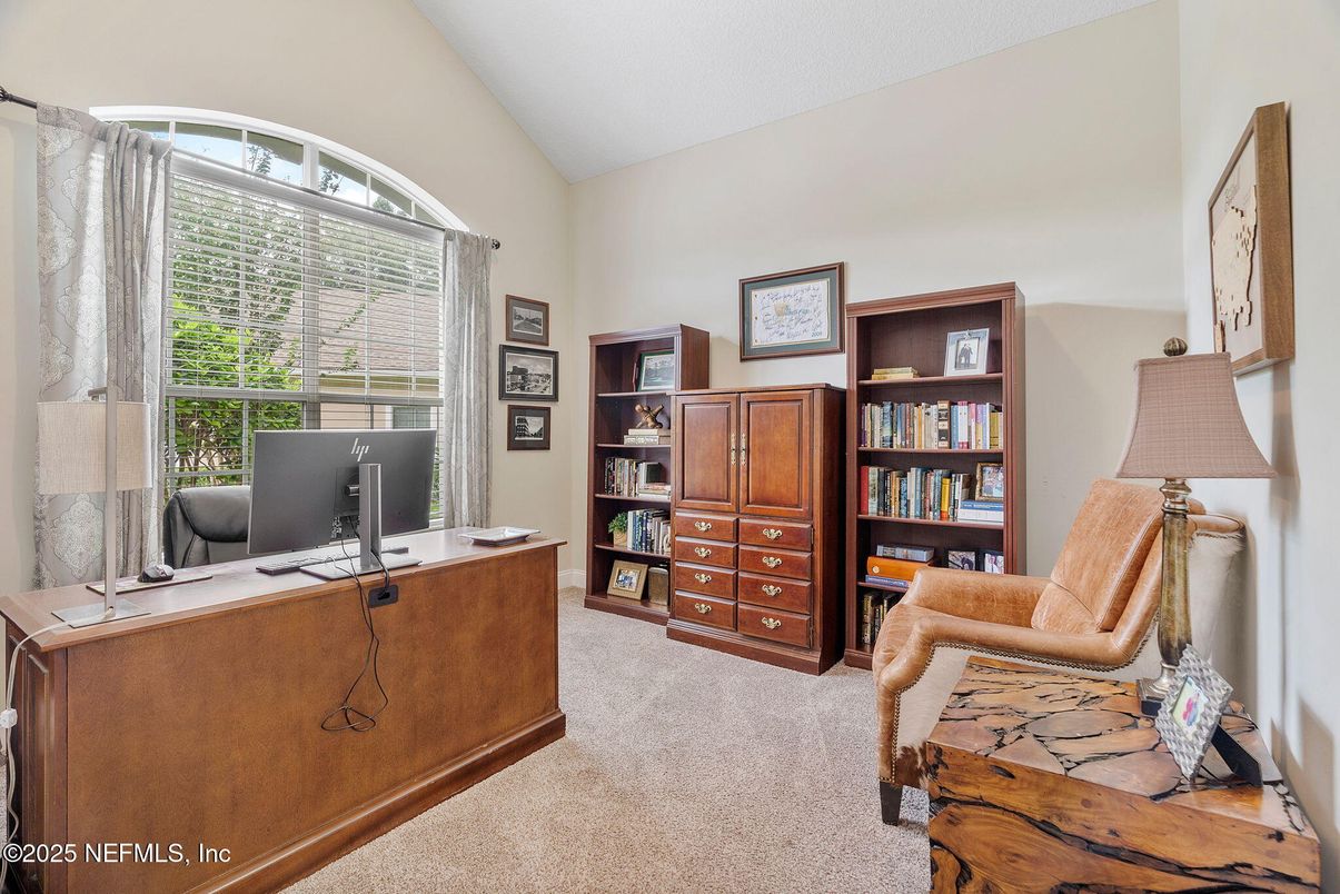 Home Office, Interior