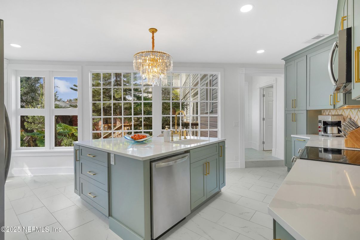 Chandelier, Interior, Kitchen, Marble, Recessed Lighting, Stainless Steel Appliances