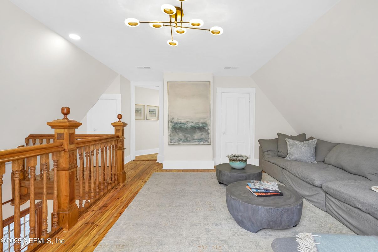 Interior, Living room, Pendant Lights, Recessed Lighting, Wood Texture Flooring