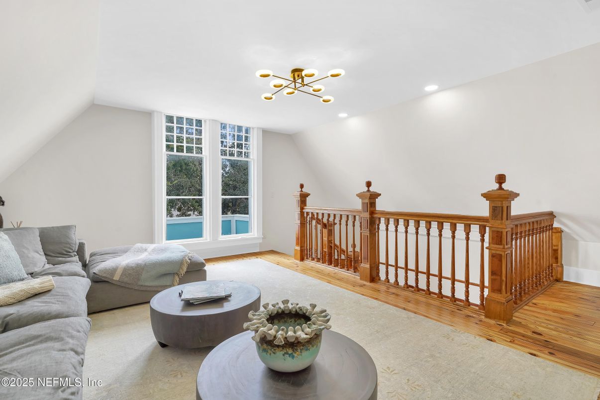 Interior, Pendant Lights, Recessed Lighting, Wood Texture Flooring