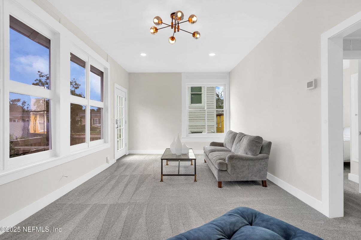 Interior, Living room, Pendant Lights, Recessed Lighting