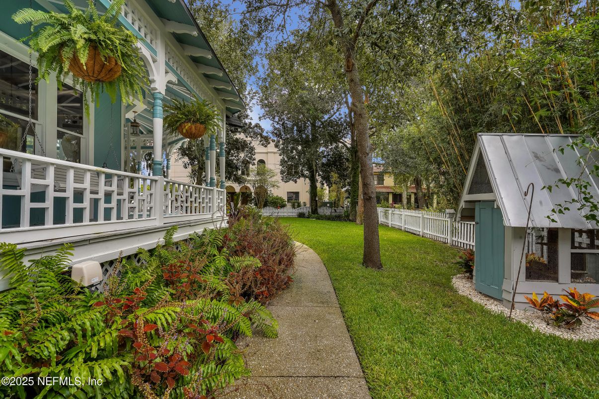 Backyard, Exterior