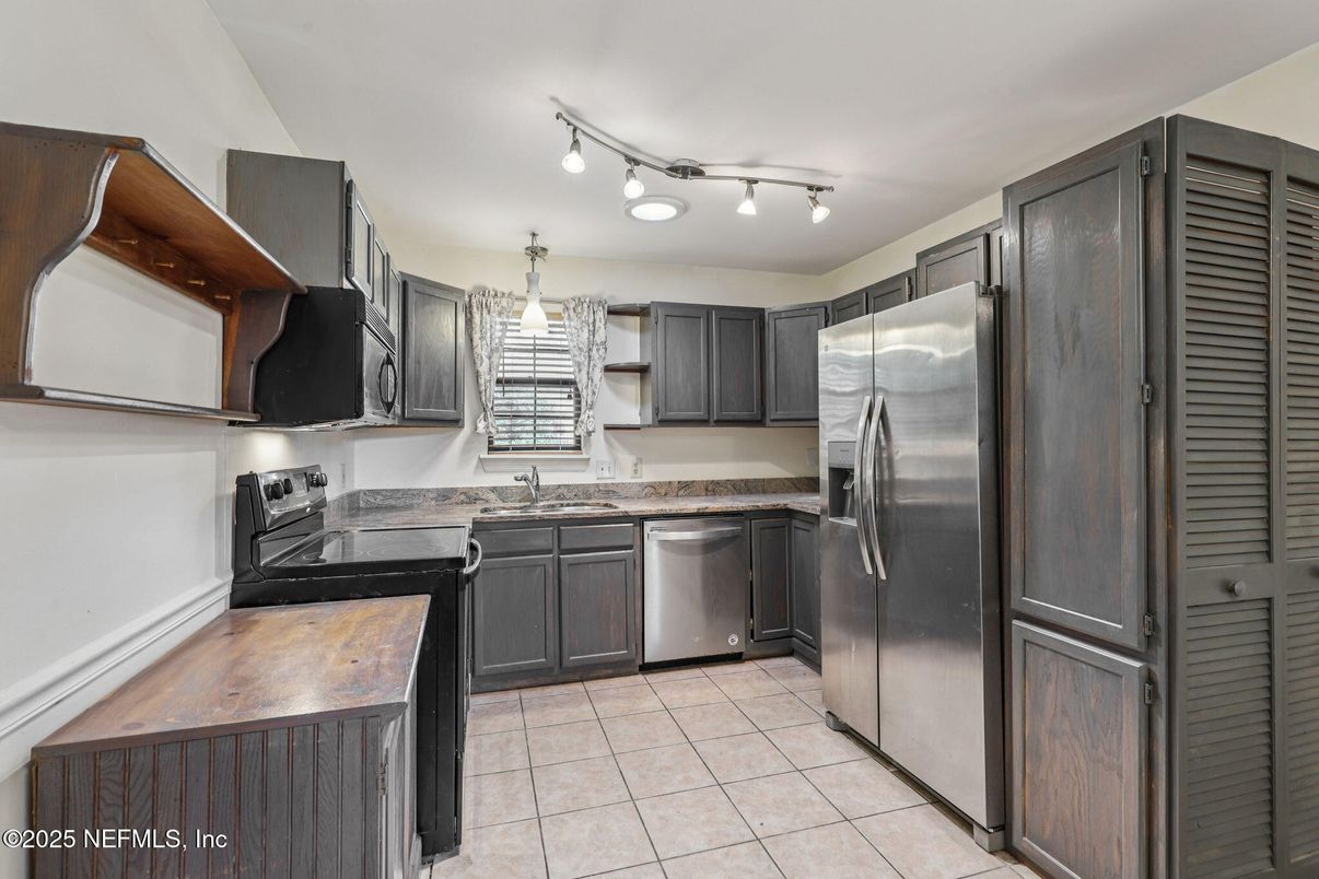 Interior, Kitchen, Stainless Steel Appliances
