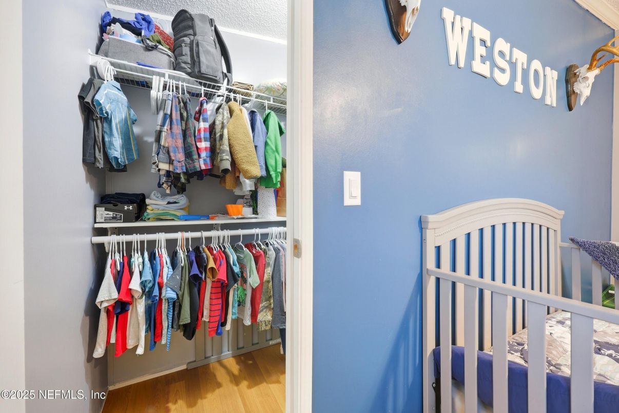 Interior, Walk-in Closets, Wood Texture Flooring