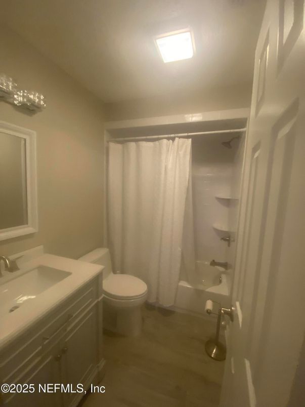 Bathroom, Interior, Recessed Lighting, Wood Texture Flooring