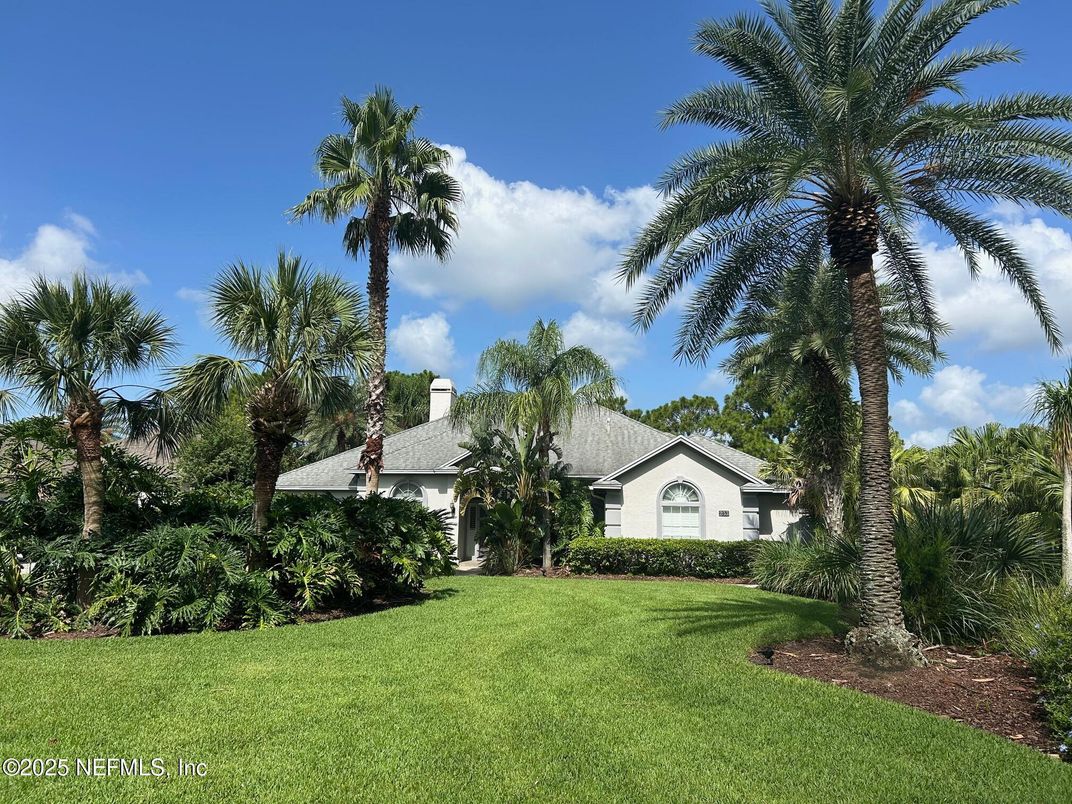 Backyard, Exterior, Facade, Ranch