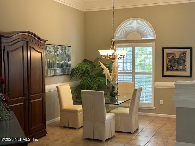 Chandelier, Dining room, Interior, Pendant Lights