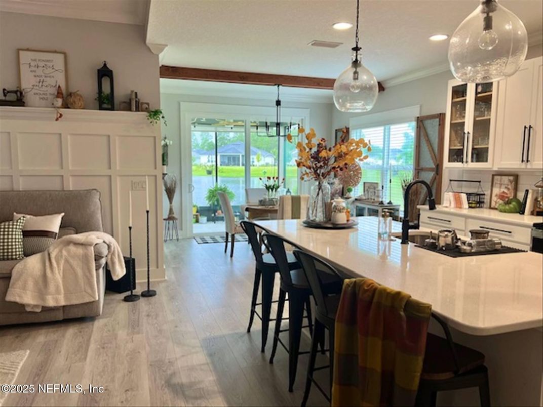 Dining room, Interior, Kitchen, Pendant Lights, Recessed Lighting, Wood Texture Flooring