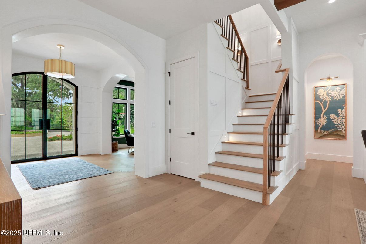 Interior, Pendant Lights, Recessed Lighting, Wood Texture Flooring