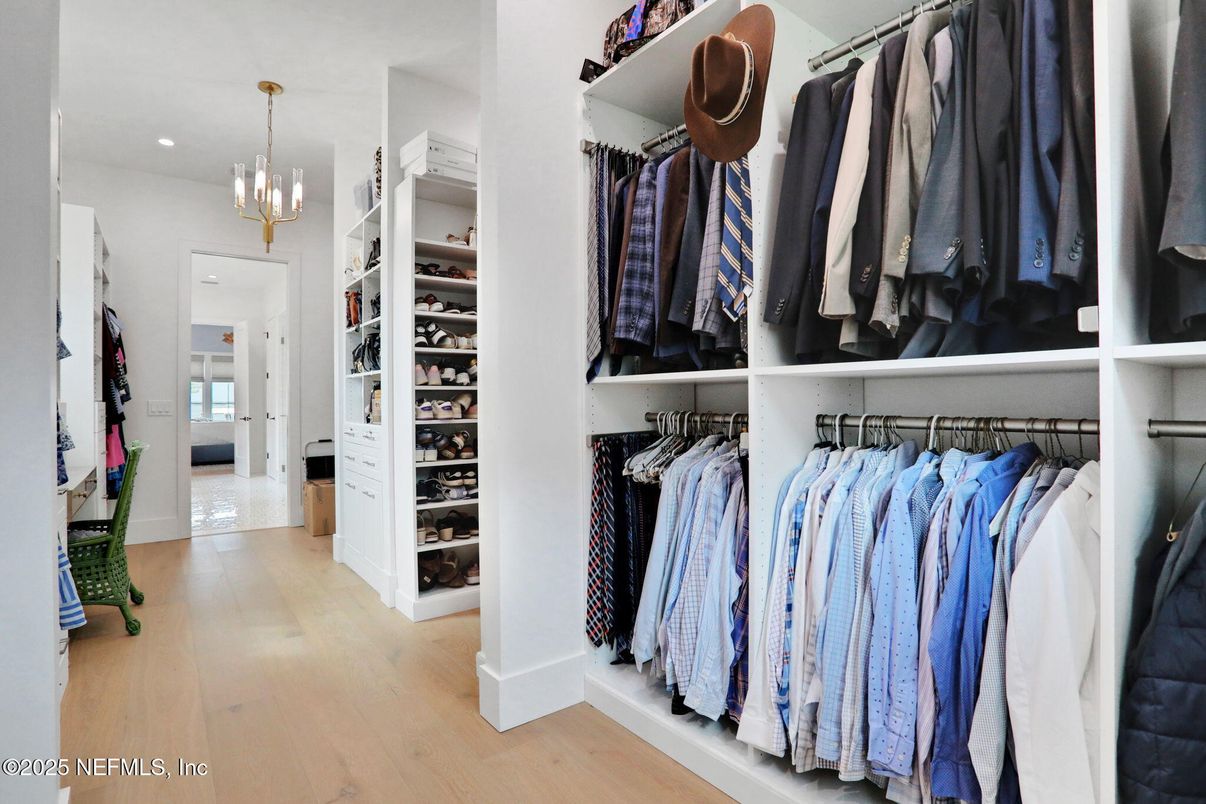 Interior, Pendant Lights, Recessed Lighting, Walk-in Closets, Wood Texture Flooring