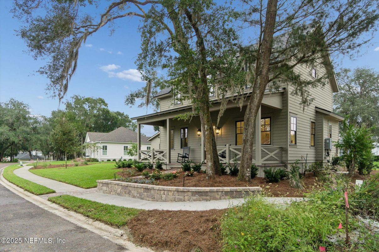 Backyard, Exterior, Facade, American Foursquare