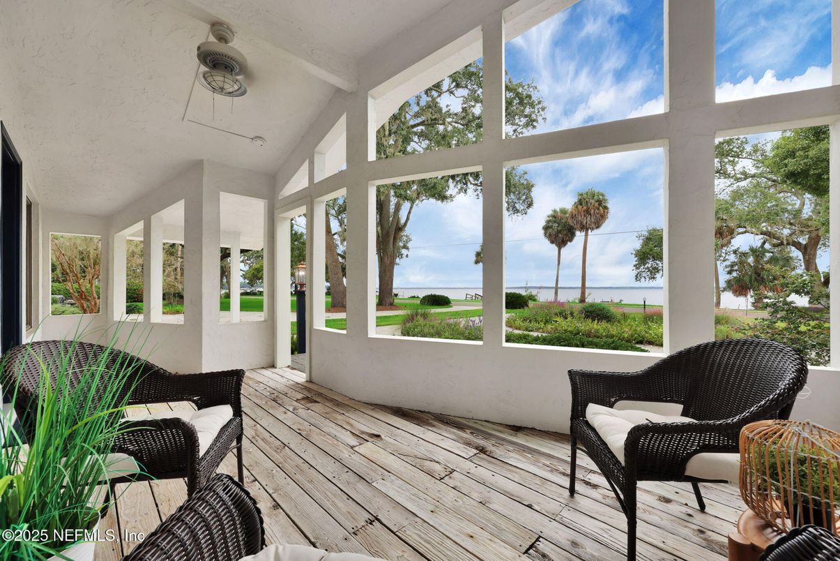 Interior, Sun Room, Water, Wood Texture Flooring