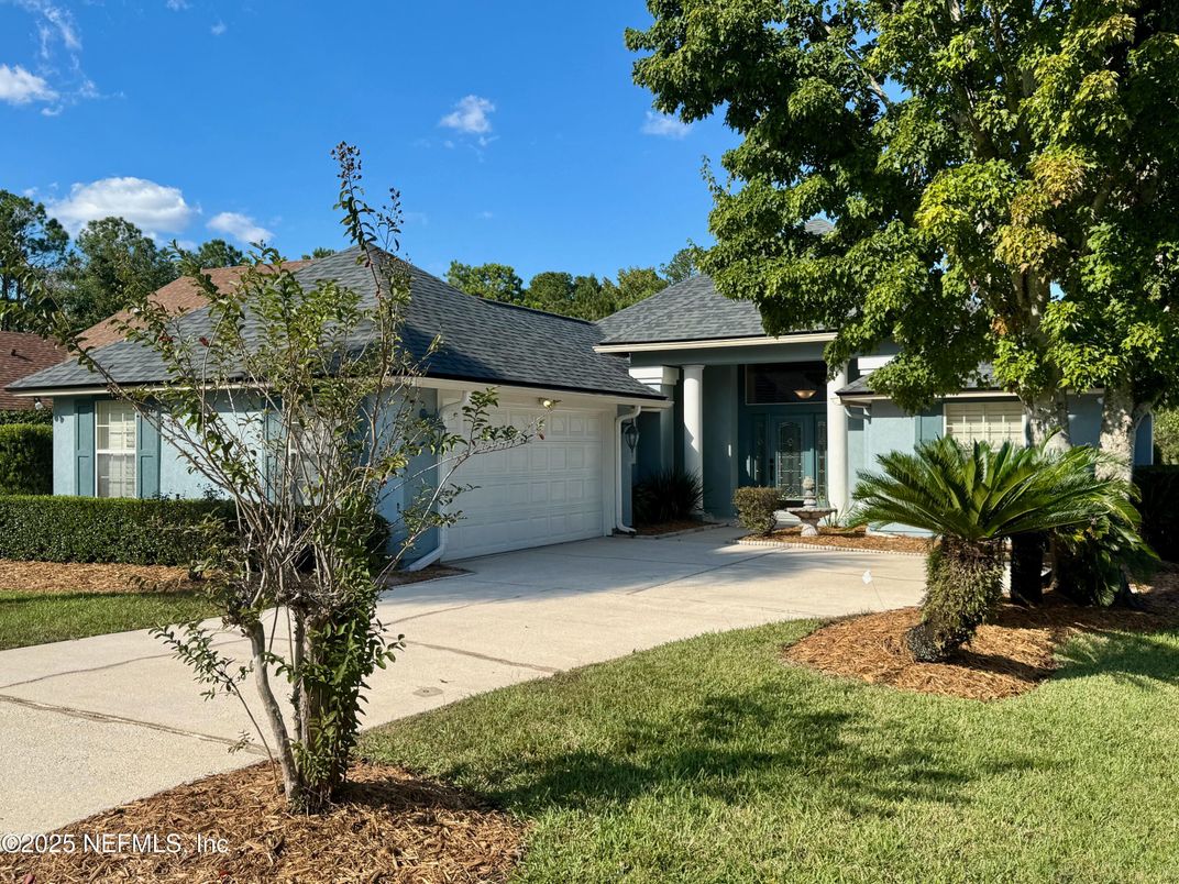 Attached, Exterior, Facade, French Provincial