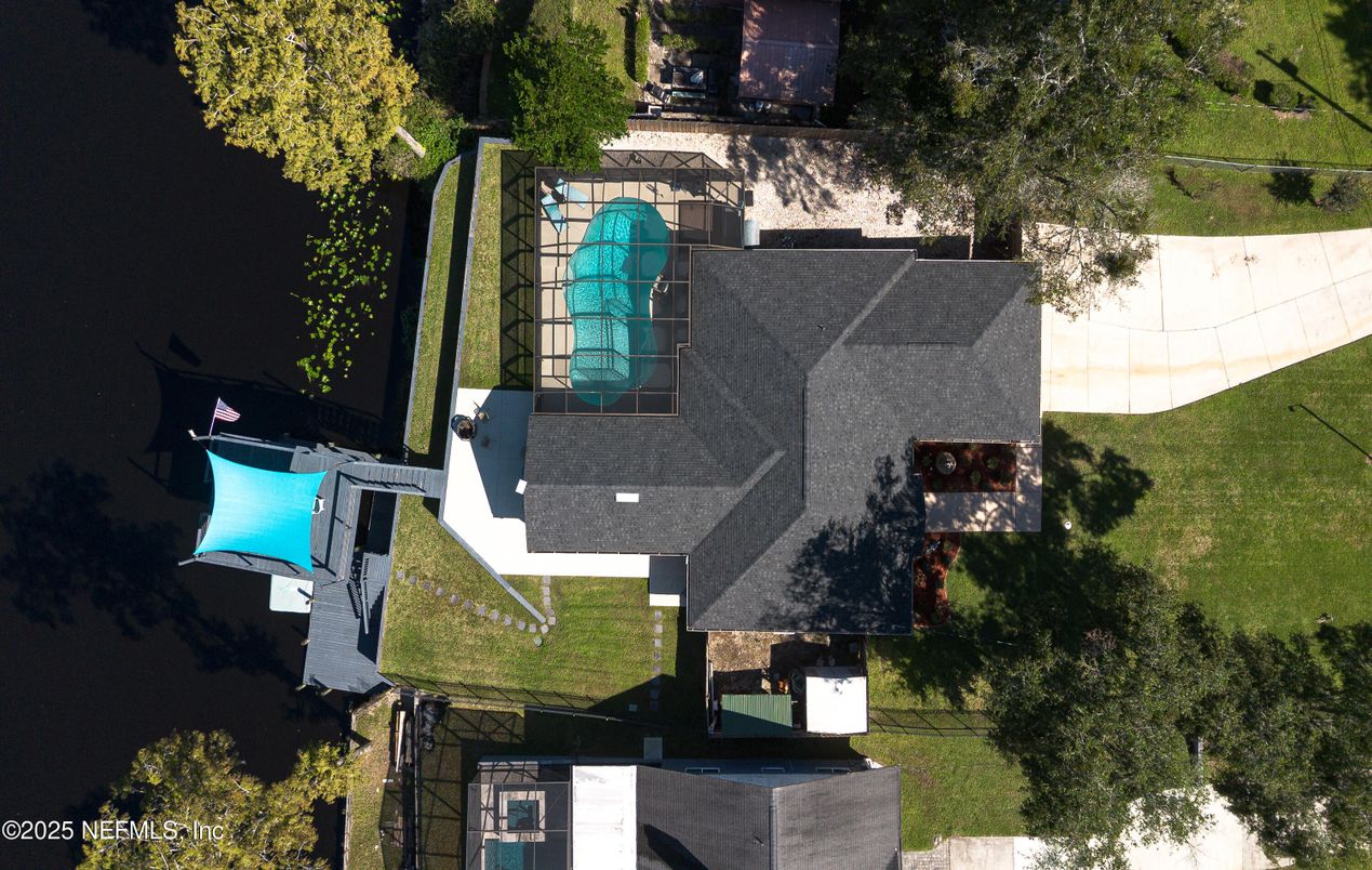 Exterior, Drone