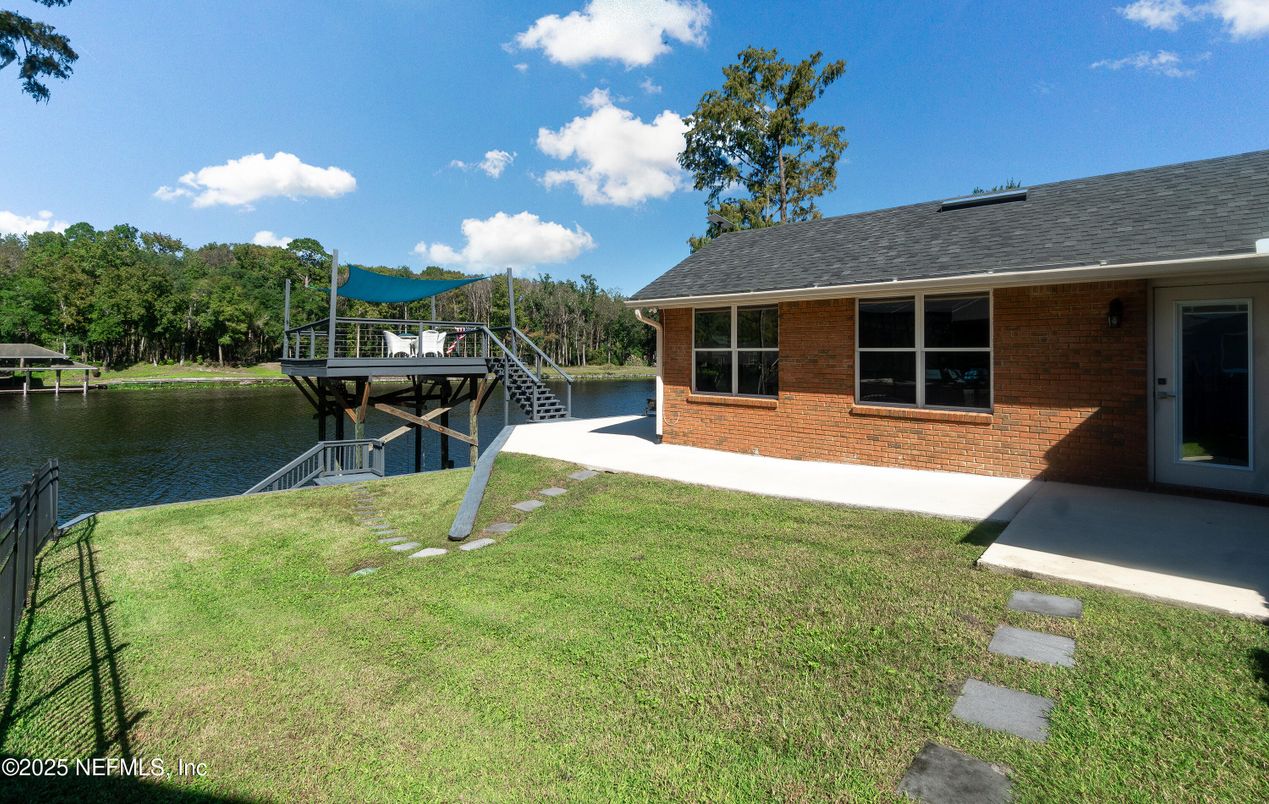 Exterior, Water