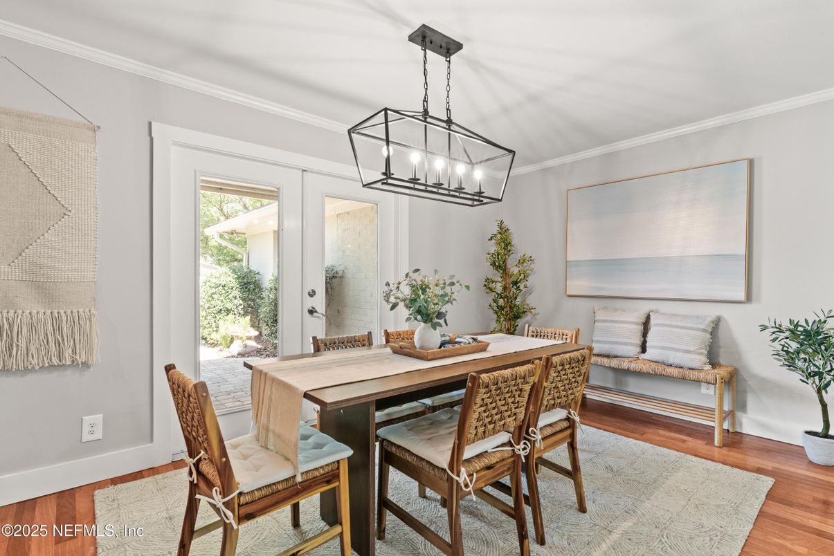 Chandelier, Dining room, Interior, Pendant Lights, Wood Texture Flooring