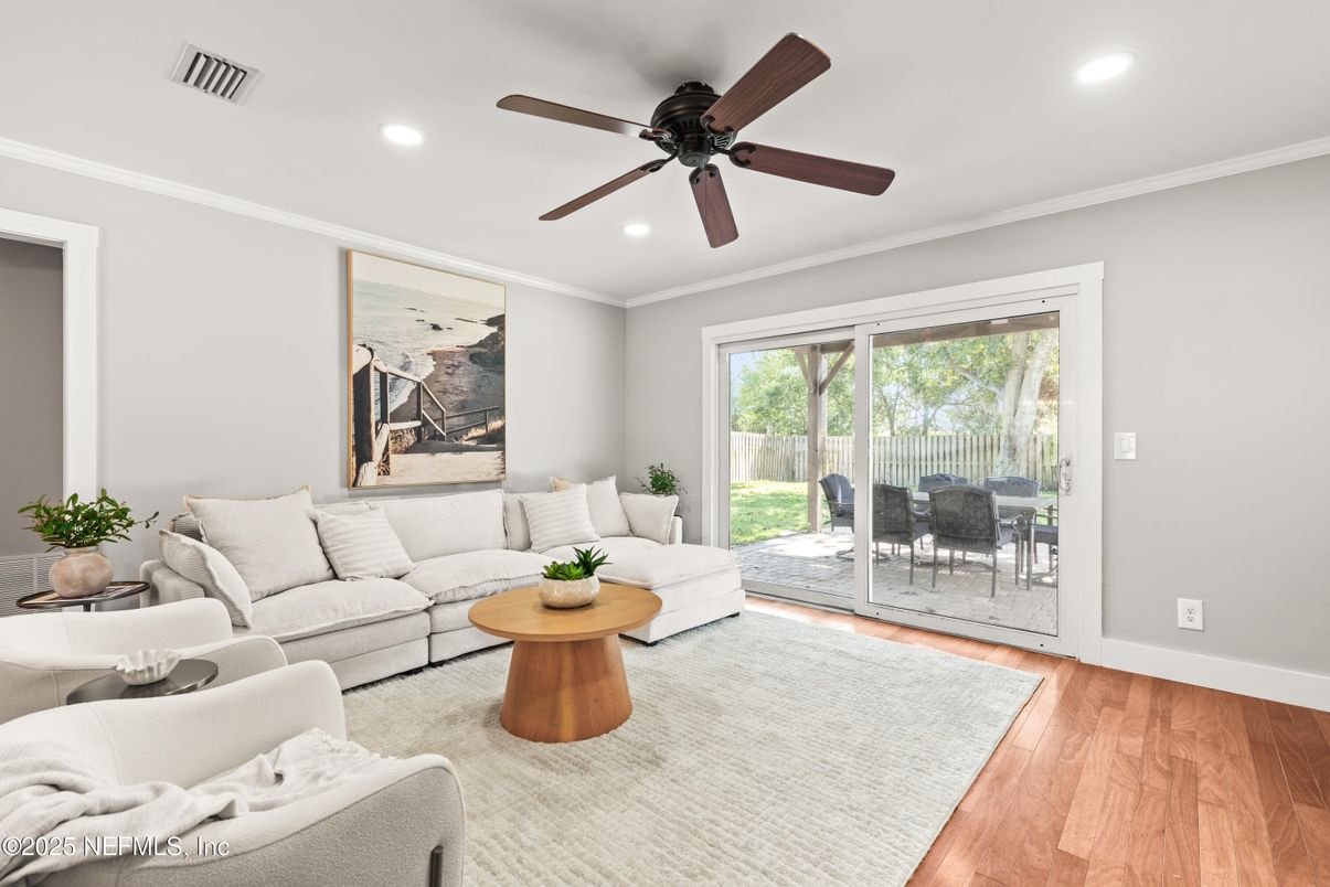 Interior, Living room, Recessed Lighting, Wood Texture Flooring