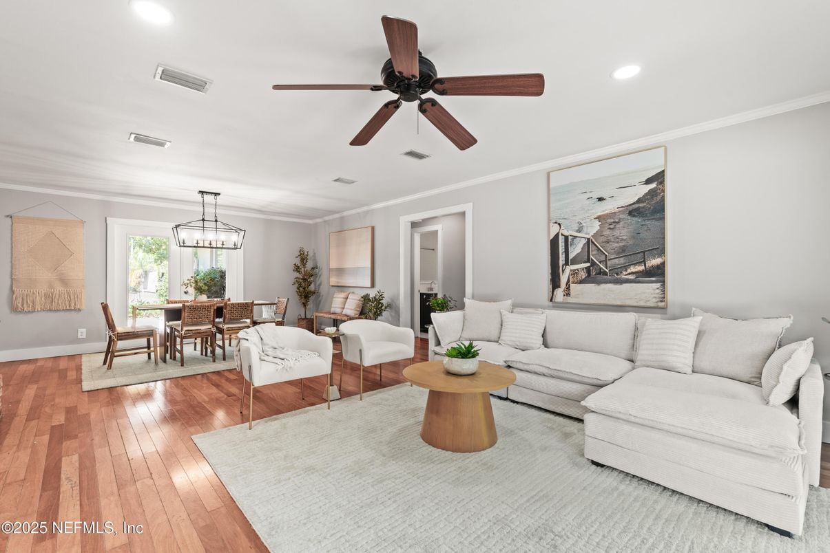 Dining room, Interior, Living room, Pendant Lights, Recessed Lighting, Wood Texture Flooring