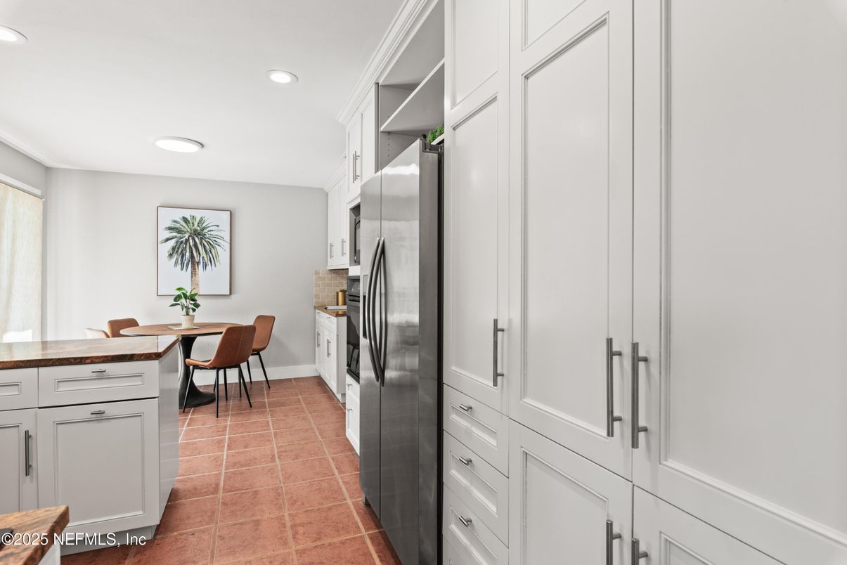 Dining room, Interior, Kitchen, Recessed Lighting
