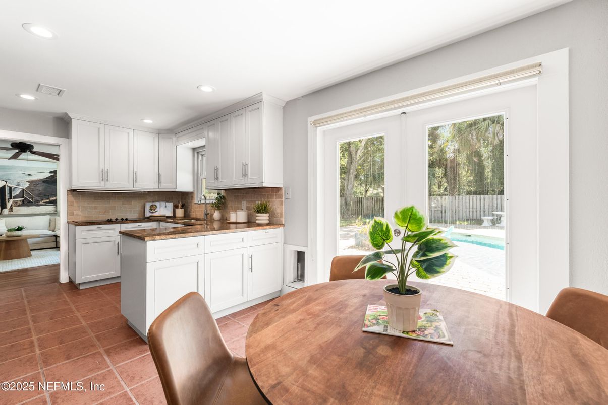 Dining room, Interior, Kitchen, Recessed Lighting