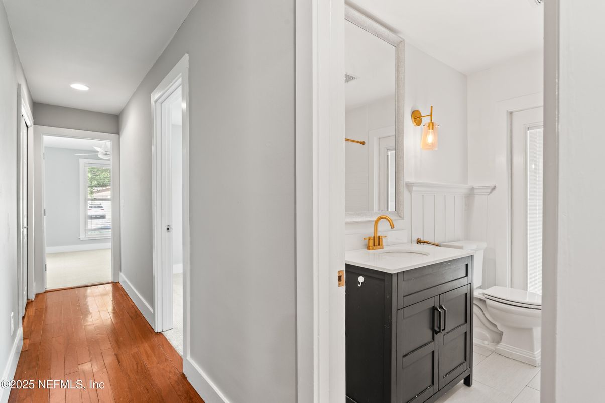 Bathroom, Interior, Recessed Lighting, Wood Texture Flooring