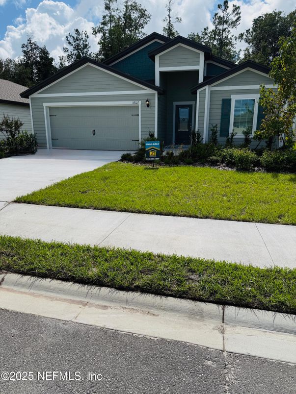 Attached, Exterior, Facade, Ranch