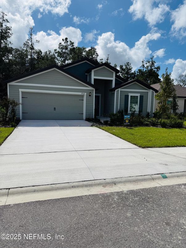 Attached, Exterior, Facade, Ranch
