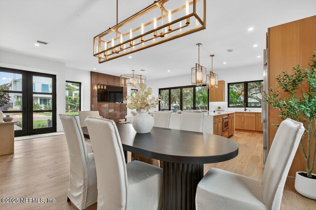 Dining room, Interior, Kitchen, Pendant Lights, Recessed Lighting, Wood Texture Flooring